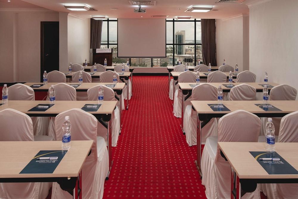 Golden Tulip Dar Es Salaam City Center Hotel Екстер'єр фото