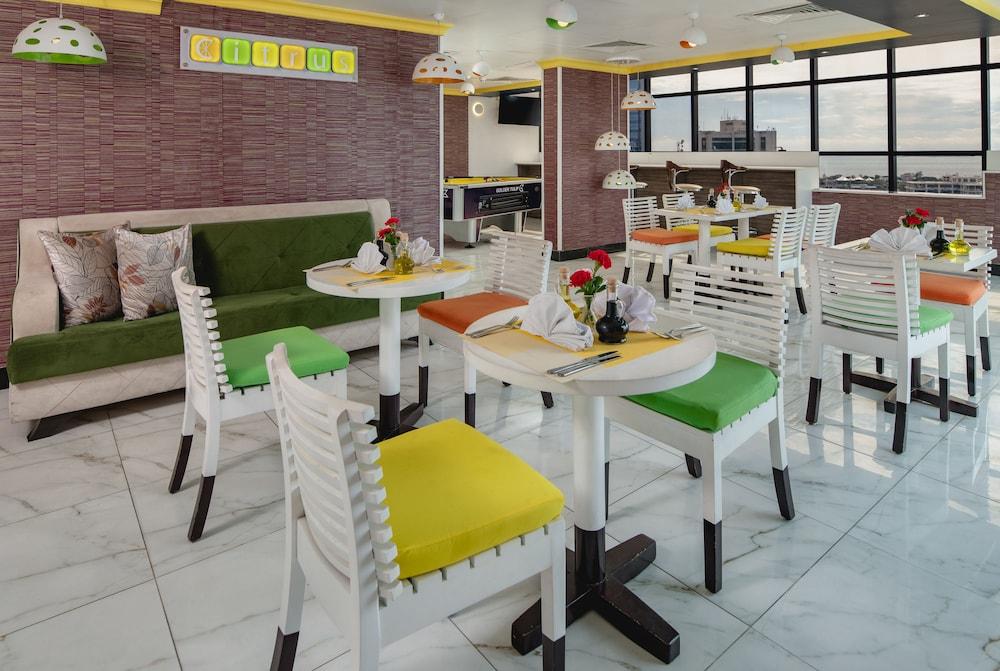 Golden Tulip Dar Es Salaam City Center Hotel Екстер'єр фото
