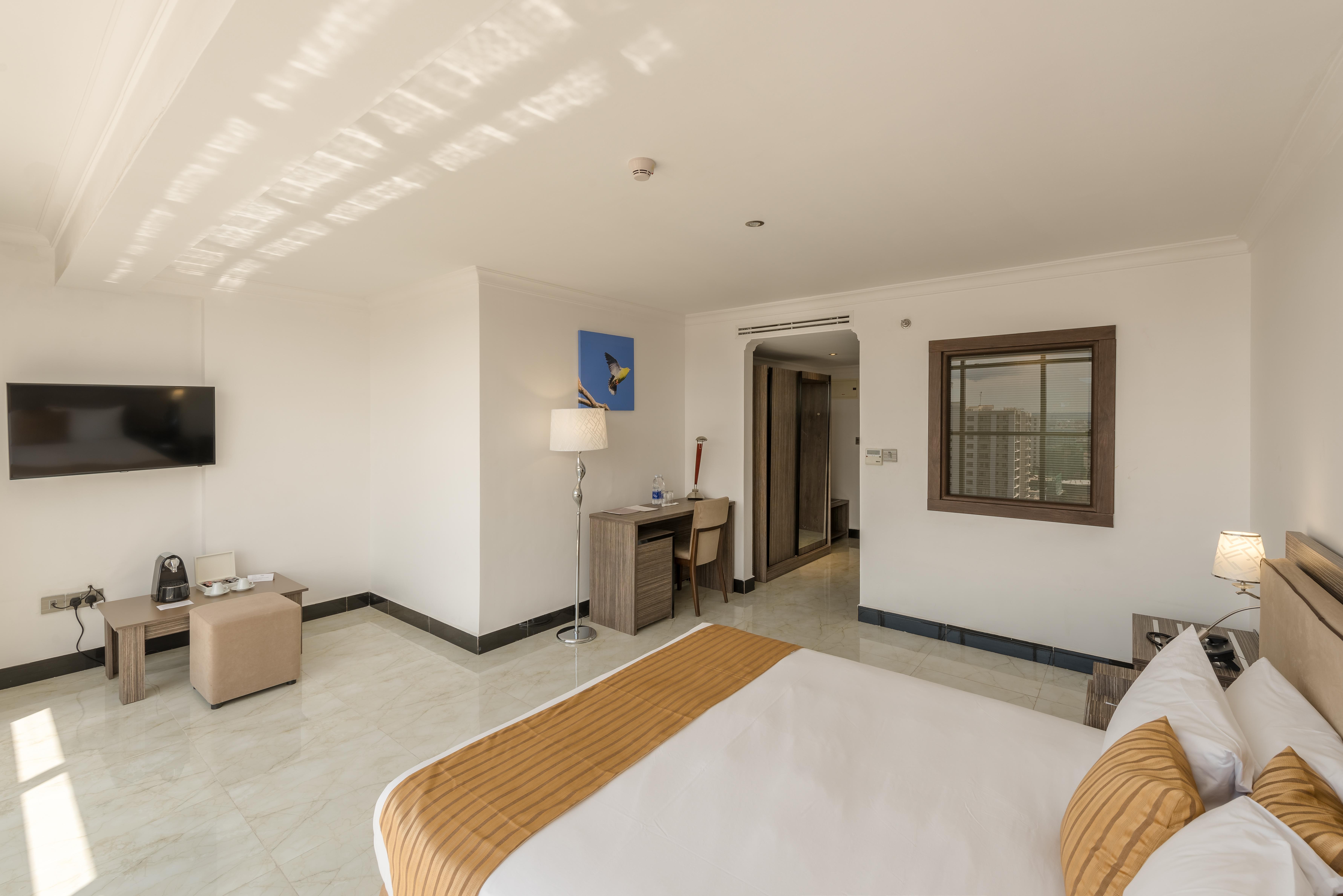 Golden Tulip Dar Es Salaam City Center Hotel Екстер'єр фото