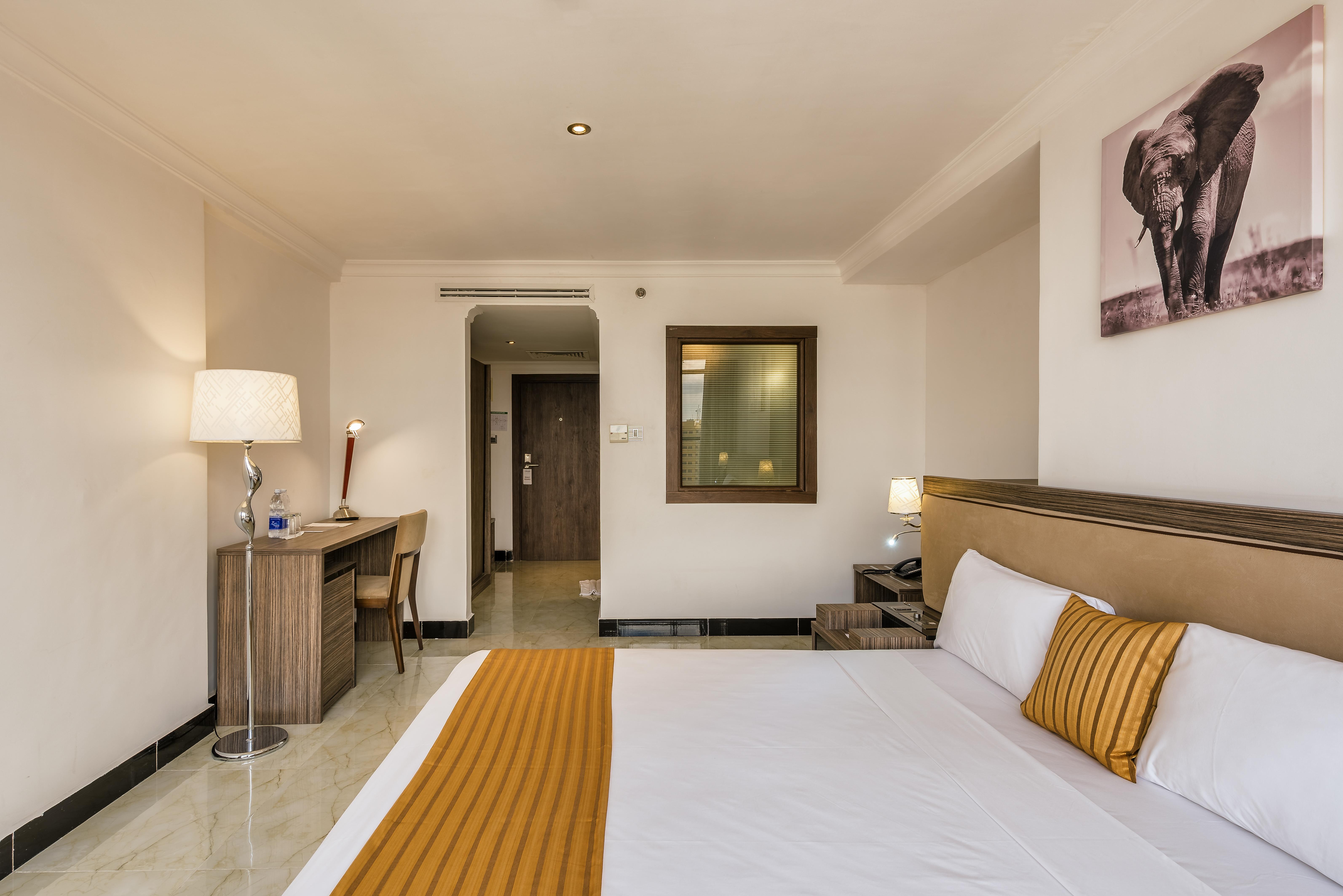 Golden Tulip Dar Es Salaam City Center Hotel Екстер'єр фото