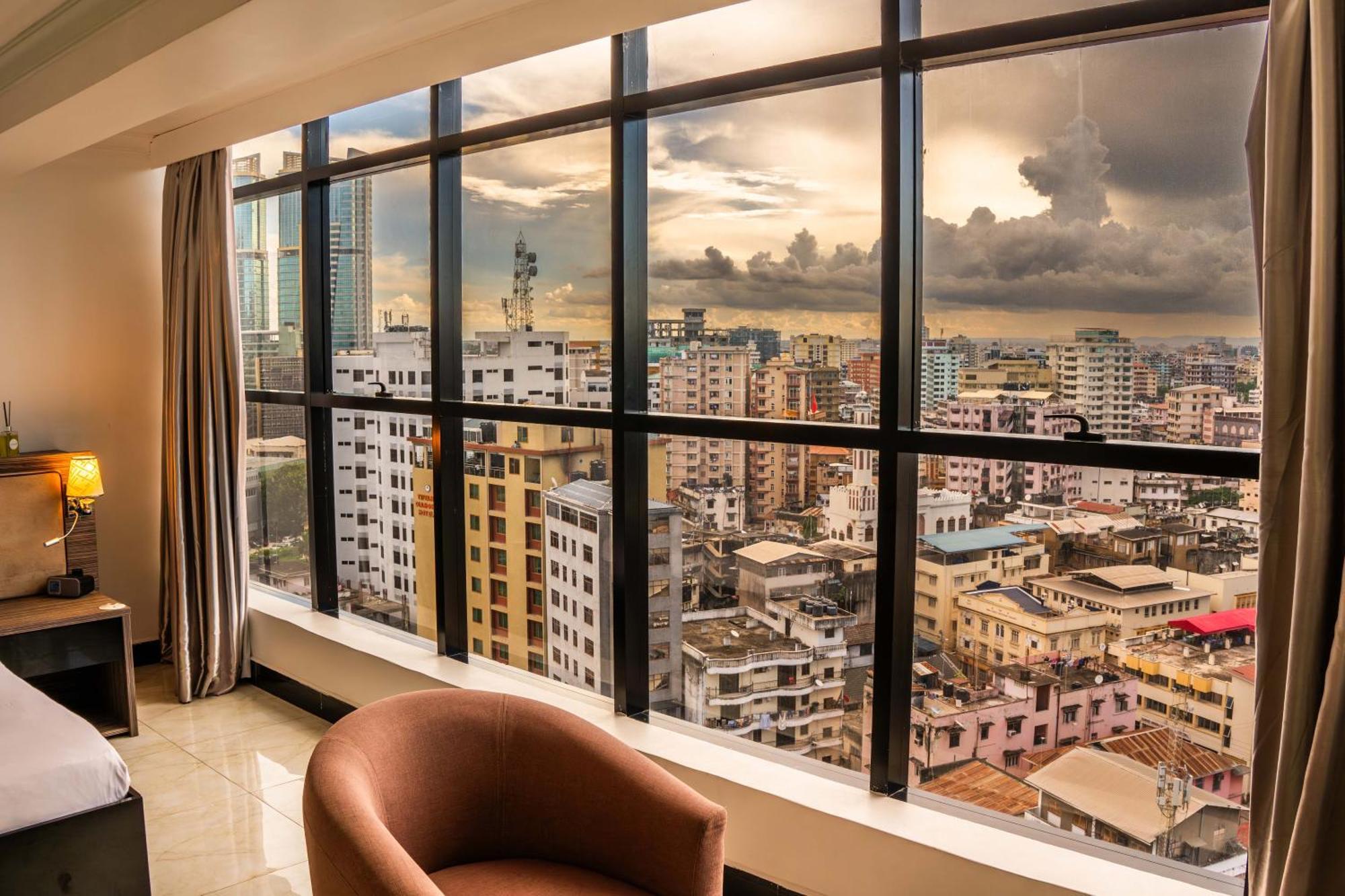 Golden Tulip Dar Es Salaam City Center Hotel Екстер'єр фото